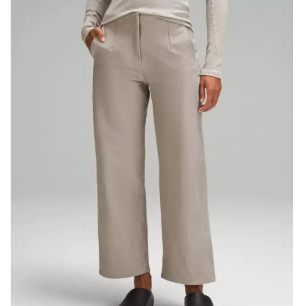 NEW lululemon Utilitech Relaxed Mid-Rise Trouser Pant 7/8 Length size 2
